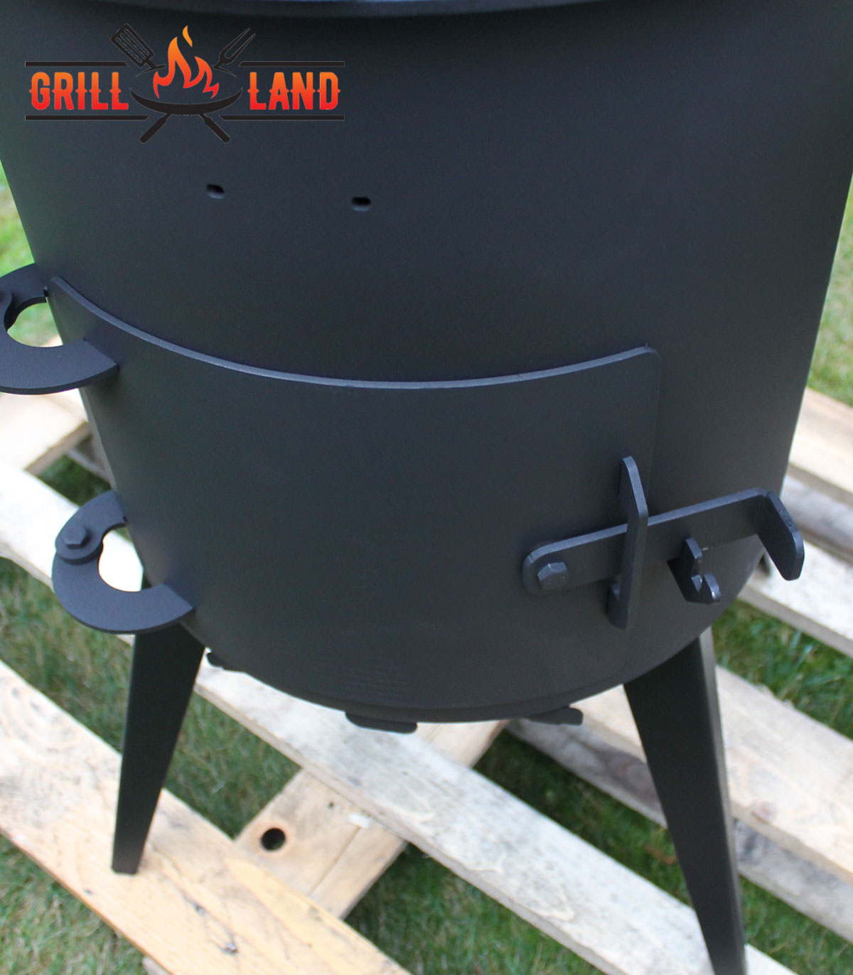 Печь / учак на дровах, класса PREMIUM, дымоход из нержавеющей стали, 2 деревянные полки, диаметр 40 см, для казанов 12 – 17 литров, сталь 3 мм